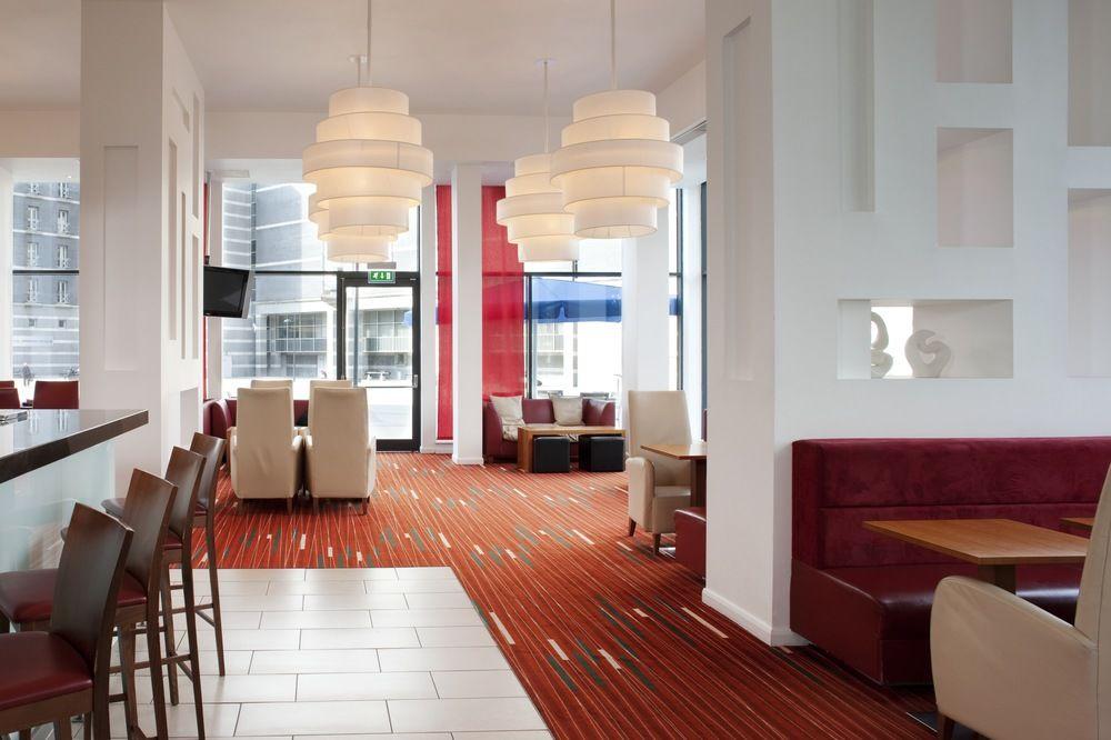 Holiday Inn Express Leeds City Centre - Armouries By Ihg Exterior photo