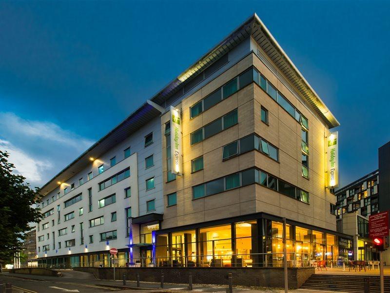 Holiday Inn Express Leeds City Centre - Armouries By Ihg Exterior photo