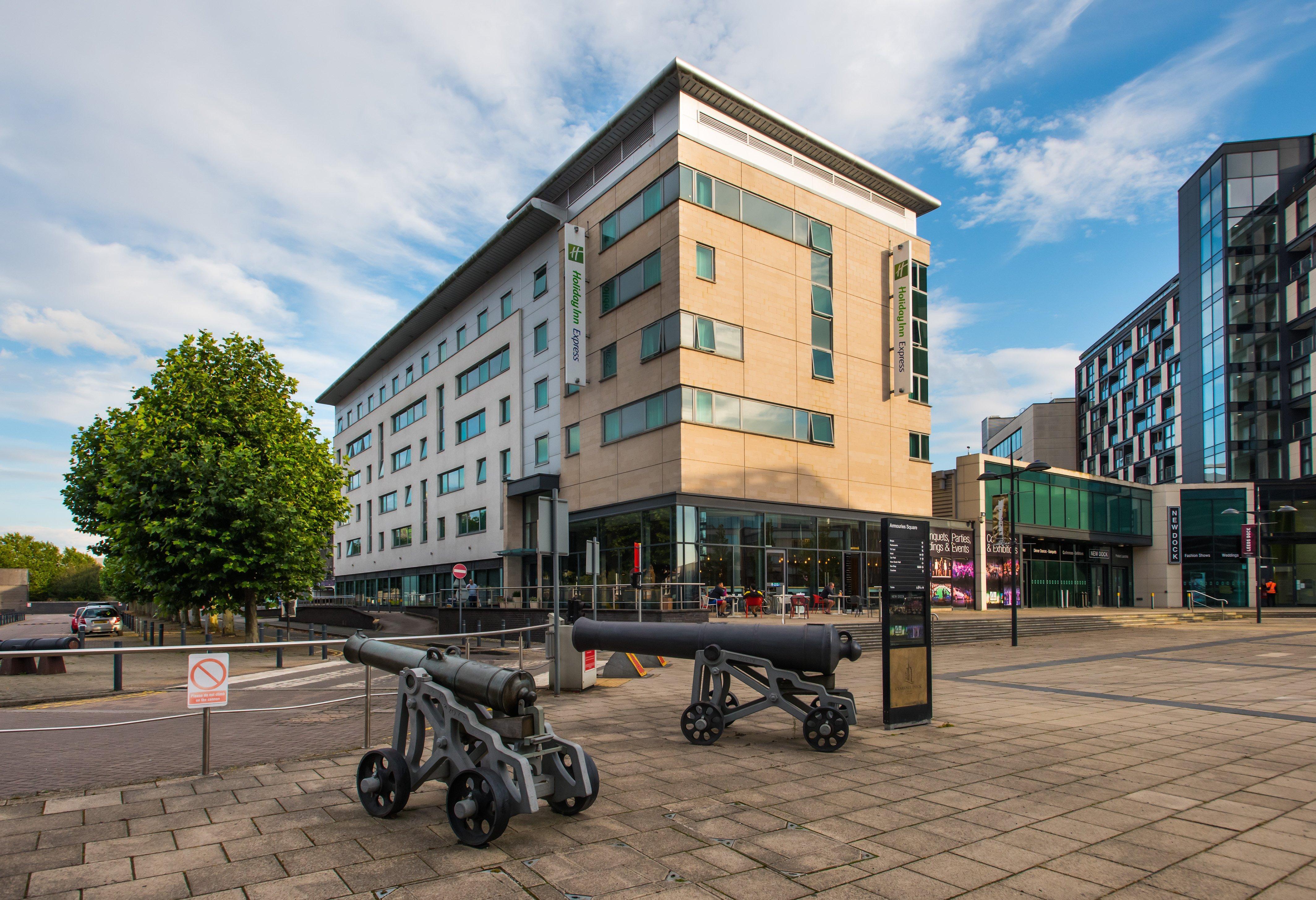 Holiday Inn Express Leeds City Centre - Armouries By Ihg Exterior photo