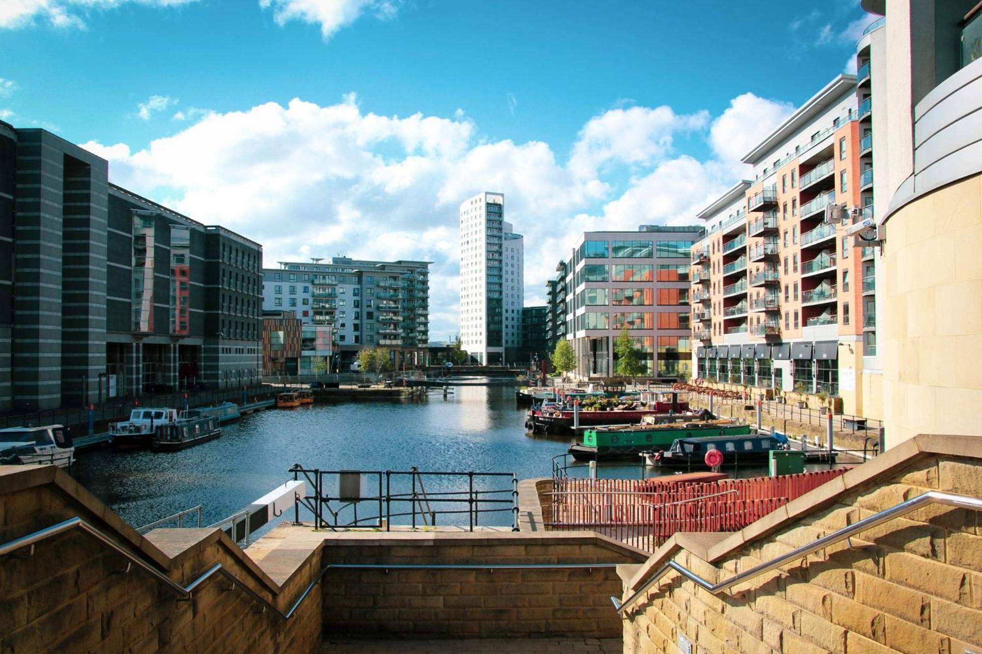 Holiday Inn Express Leeds City Centre - Armouries By Ihg Exterior photo