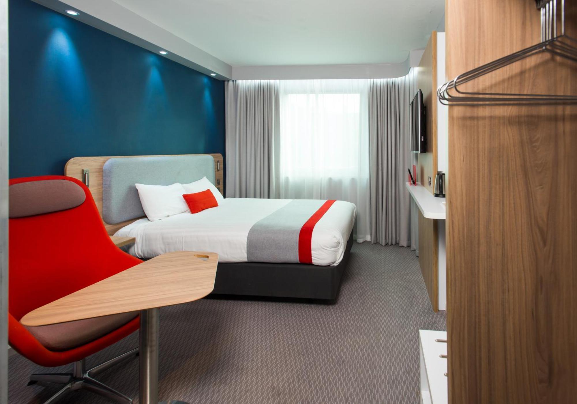 Holiday Inn Express Leeds City Centre - Armouries By Ihg Exterior photo
